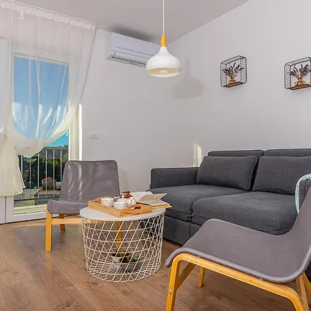 Apartment Vivien *